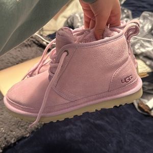 Woman’s 8 lavender Uggs, only been worn three times! Asking for $70-$75